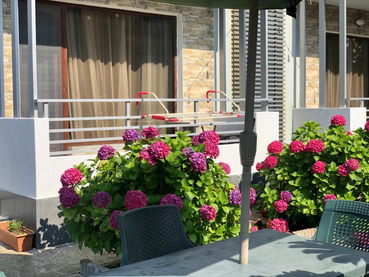 Apollo Plus Cottages Ureki Kültér fotó